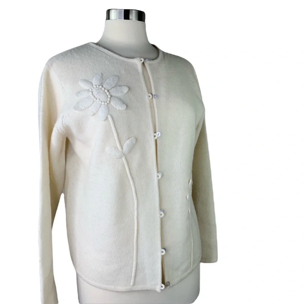Alexandra Bartlett 100% Lambs Wool Button Cardigan Size Medium Petite
